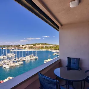  Apartment Harbour Croatia